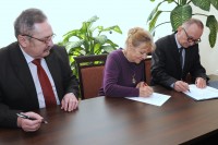 Podpisane umowy ze stypendystami Starosty Słupskiego...