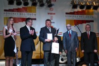 Wójt gminy Kobylnica odbiera nagrodę za I miejsce w...